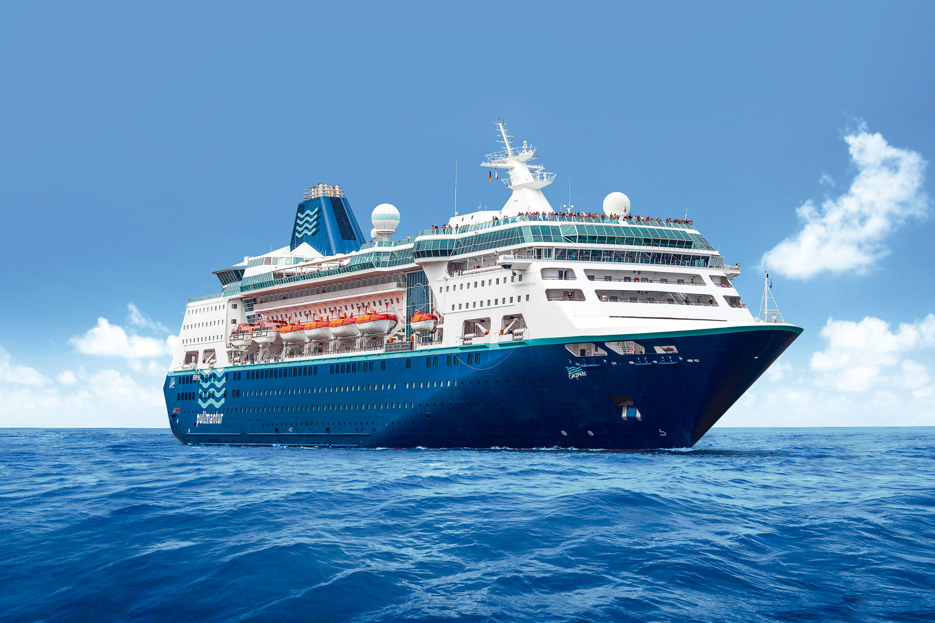 who owns pullmantur cruises